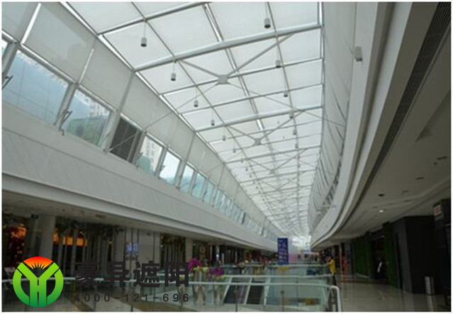 商场玻璃顶遮阳帘,豪异电动天棚帘厂家,4000-121-696 商场玻璃顶遮阳帘,豪异电动天棚帘厂家,4000-121-696