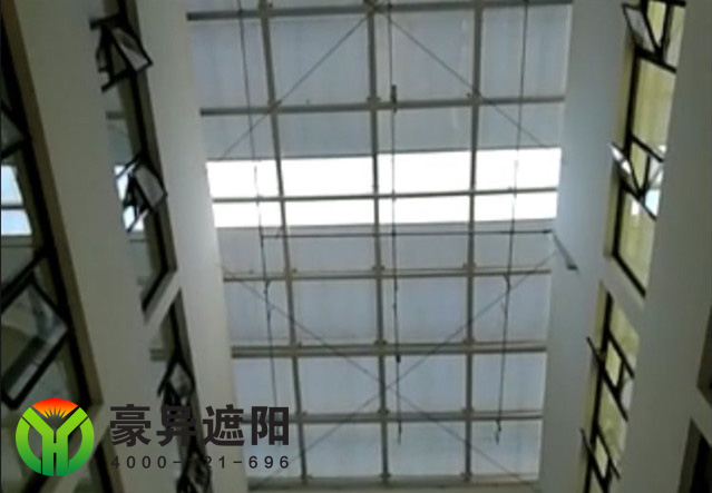 商务楼玻璃顶电动天棚遮阳窗帘,豪异上海电动天棚帘厂家,4000-121-696