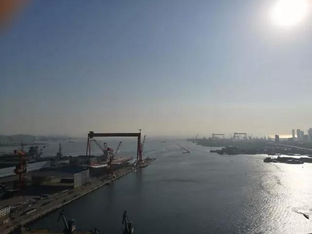 豪异热烈庆祝中国首艘国产航母扬帆远航！