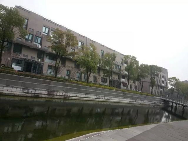 豪异遮阳办公室电动卷帘荣幸能进入巨人网络 豪异遮阳办公室电动卷帘荣幸能进入巨人网络