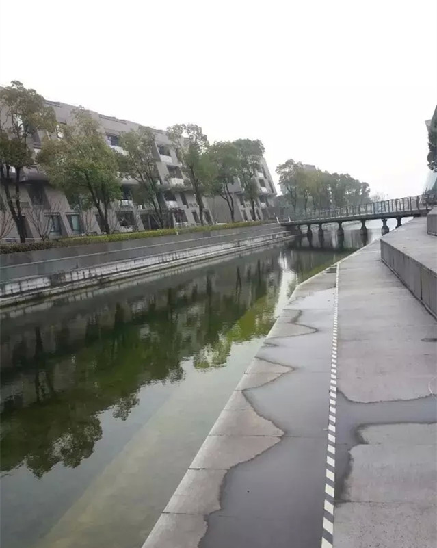 豪异遮阳办公室电动卷帘荣幸能进入巨人网络 豪异遮阳办公室电动卷帘荣幸能进入巨人网络